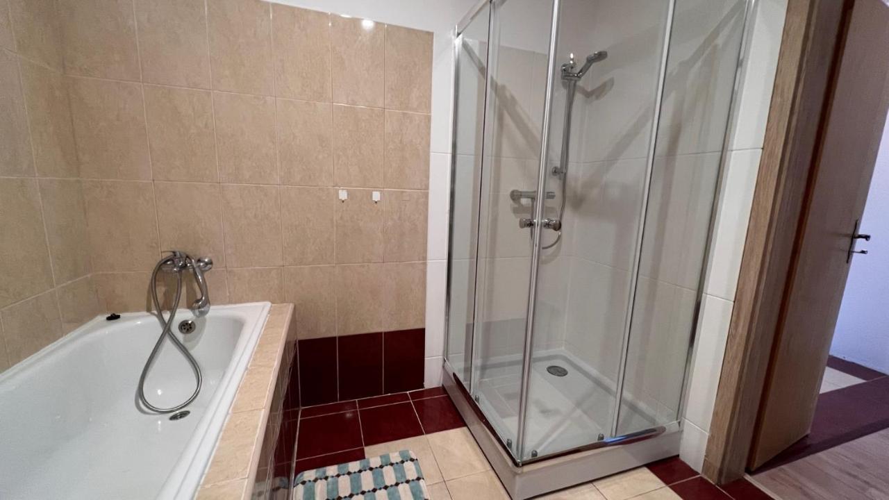 2 Room Apartment, Near Oc Galeria, Petrzalka Братислава Экстерьер фото