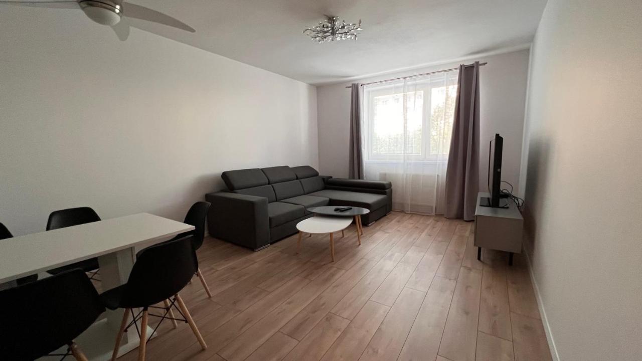 2 Room Apartment, Near Oc Galeria, Petrzalka Братислава Экстерьер фото